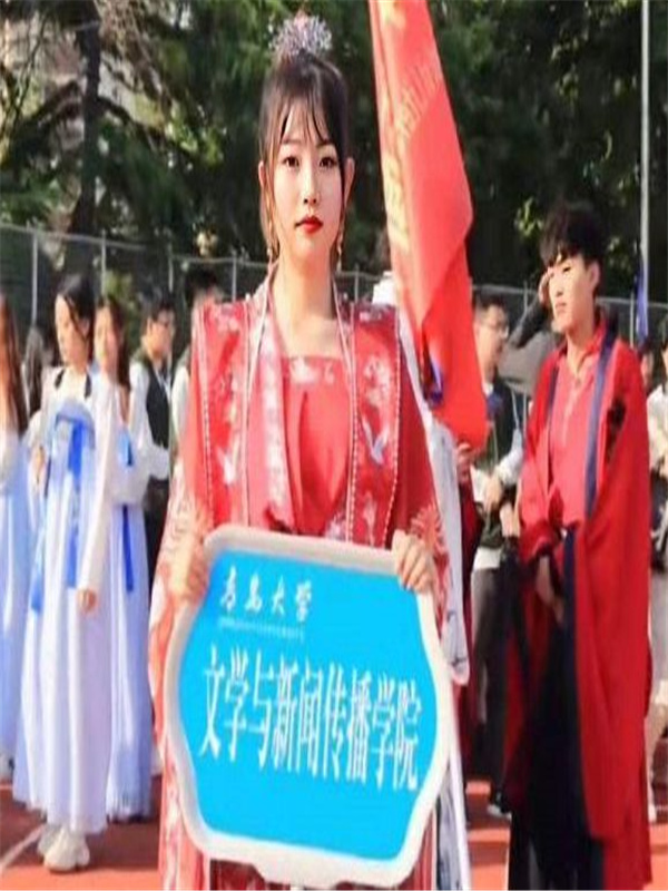 高中运动会举牌女孩_高中生运动会举牌穿什么衣服_高中女子运动会