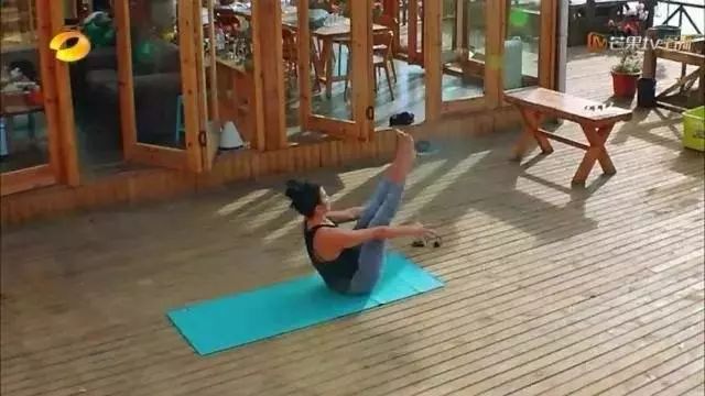 盘点娱乐圈练瑜伽自律身材超级棒的女明星：