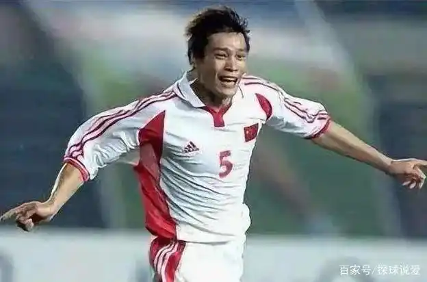 日本踢拳高手_踢足球拳手冠军日本是谁_日本拳手冠军是谁踢的足球