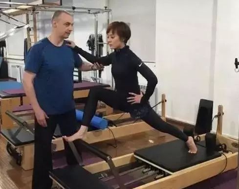 自律健身达人明星_健身达人的明星_达人自律健身明星视频
