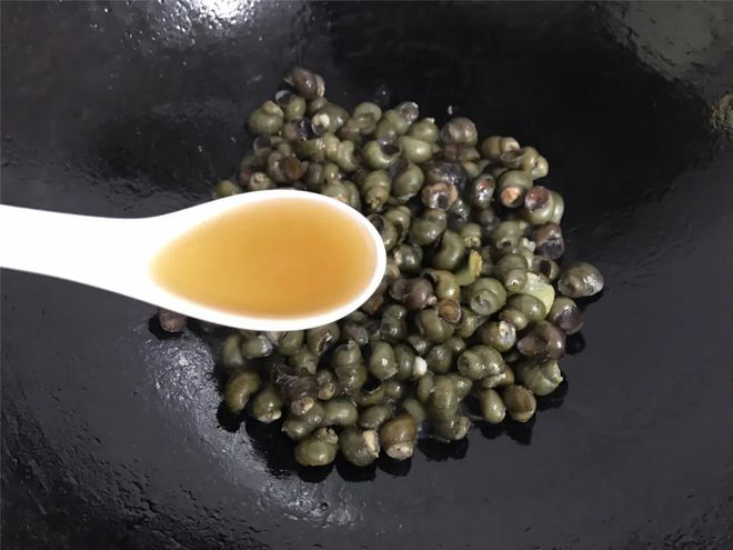 螺蛳是如何进食的_螺蛳的生活技巧_螺蛳怎么生活