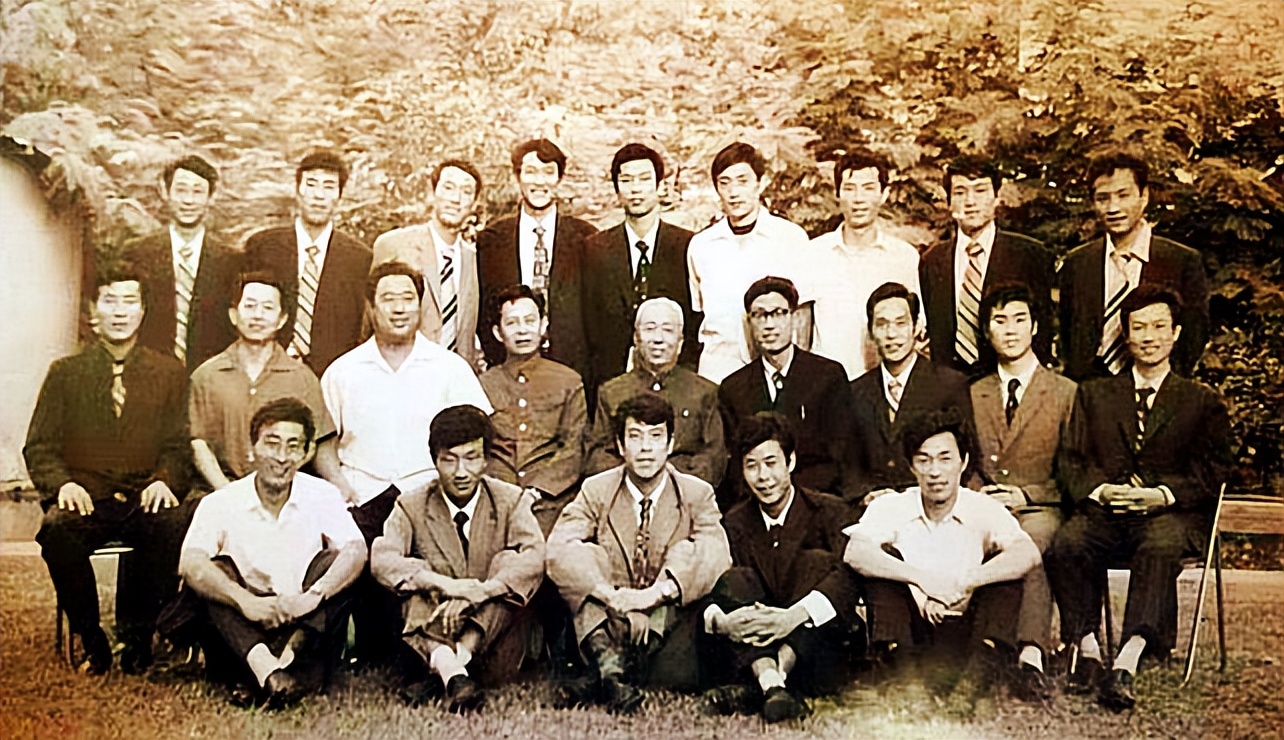 非洲足球历史第一人_非洲足球历史发展史_足球非洲史历史发展过程