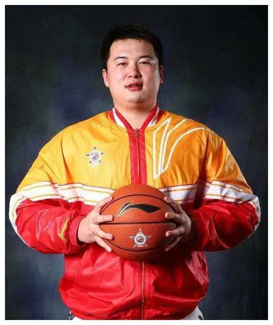 篮球冠军戒指是什么材质_欧洲篮球总冠军戒指_篮球冠军戒指是怎么回事