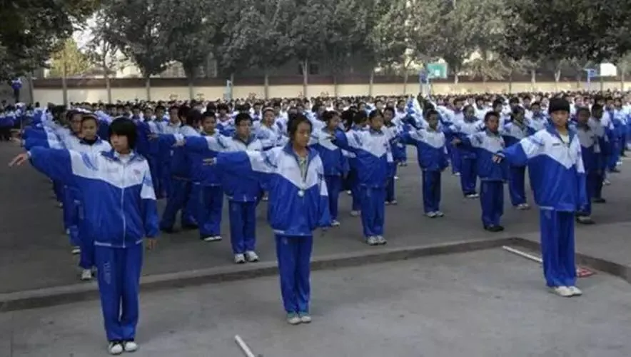 80后的学生体操_80年代体操冠军_80后学校体操