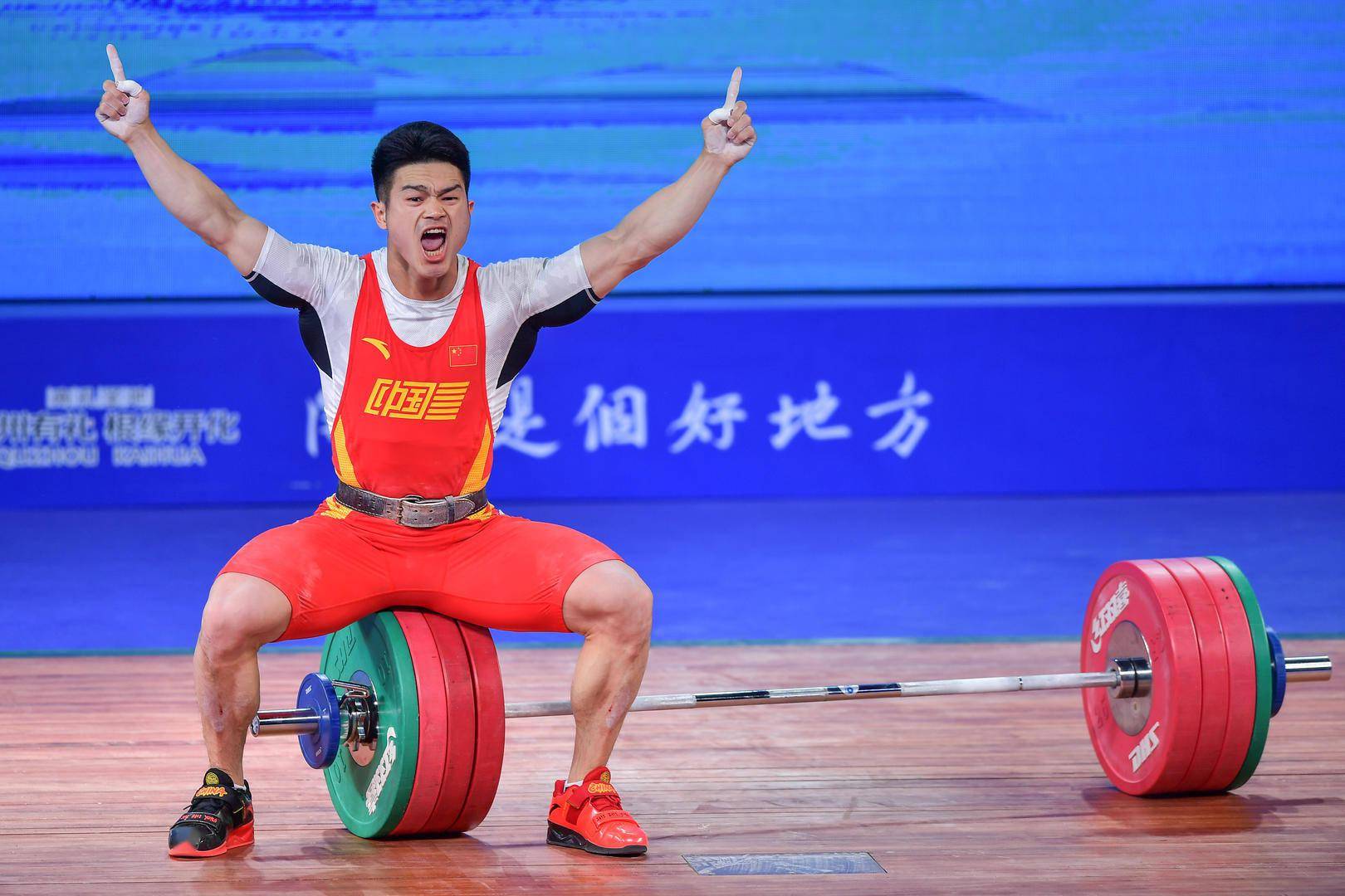 举重冠军石智勇亚运会_石智勇奥运举重回放_举重亚锦赛石智勇