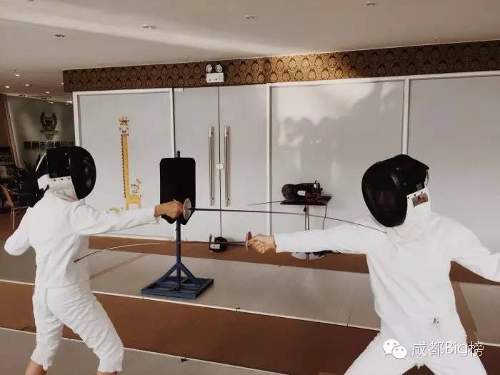 技巧女生击剑防身有什么用_女生击剑的好处_女生击剑防身技巧有哪些