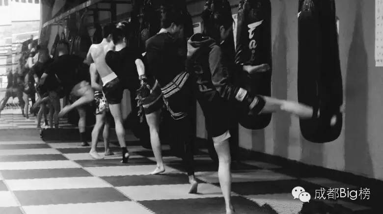 技巧女生击剑防身有什么用_女生击剑的好处_女生击剑防身技巧有哪些